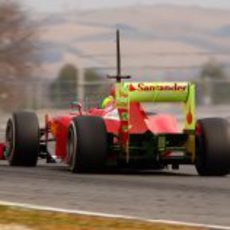 Felipe Massa con su alerón lleno de parafina