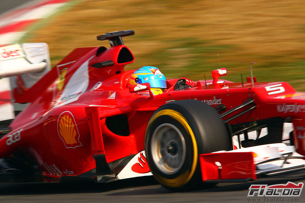 Fernando Alonso a toda velocidad en el F2012