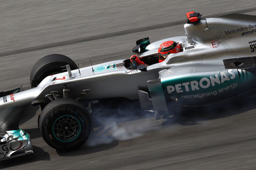 Pasada de frenada de Michael Schumacher en Malasia 2012
