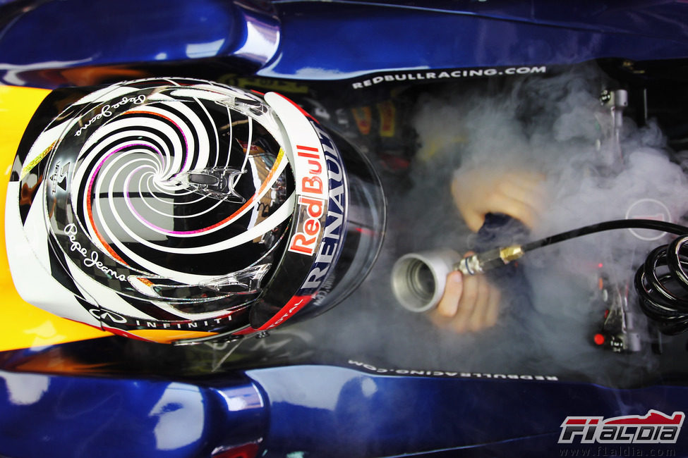 Casco de Sebastian Vettel para el GP de Malasia 2012