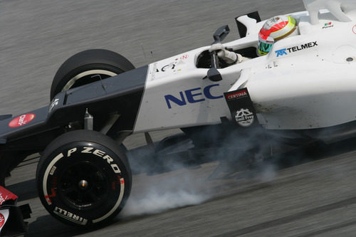 Sergio Pérez se pasa de frenada con el Sauber C31