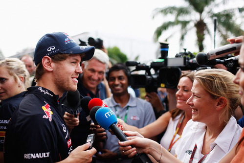 Sebastian Vettel atiende a los medios en Sepang
