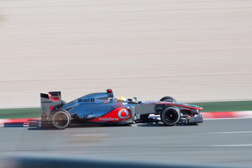 Vista lateral del McLaren de Lewis Hamilton