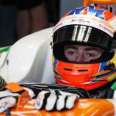 Paul di Resta se concentra en el VJM05