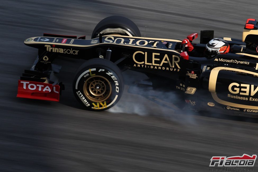 Kimi Räikkönen apura una frenada en clasificación
