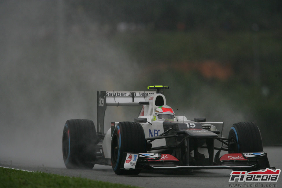 Sergio Pérez en la carrera del GP de Malasia 2012