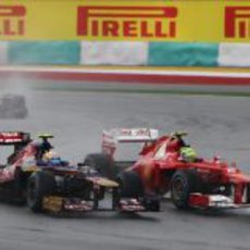 Vergne adelanta a Felipe Massa en pista