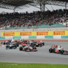 Primera curva del GP de Malasia 2012