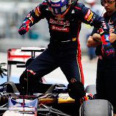 Daniel Ricciardo se sube al Toro Rosso