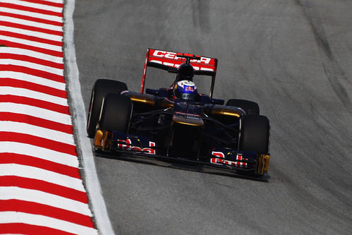 Daniel Ricciardo trata de hacer un buen tiempo en clasificación
