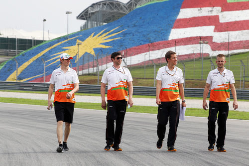 Nico Hülkenberg pasea por Sepang