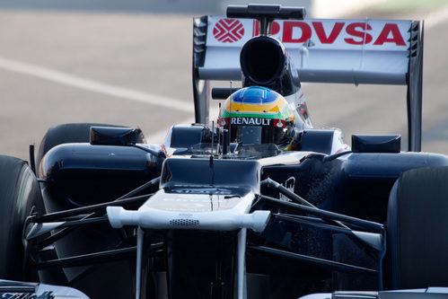 Primer plano de Bruno Senna en los entrenamientos de pretemporada