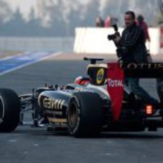 Kimi Räikkönen en el pit lane de Montmeló