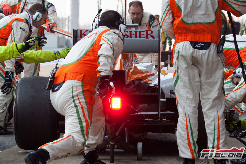 Parada en boxes del equipo Force India