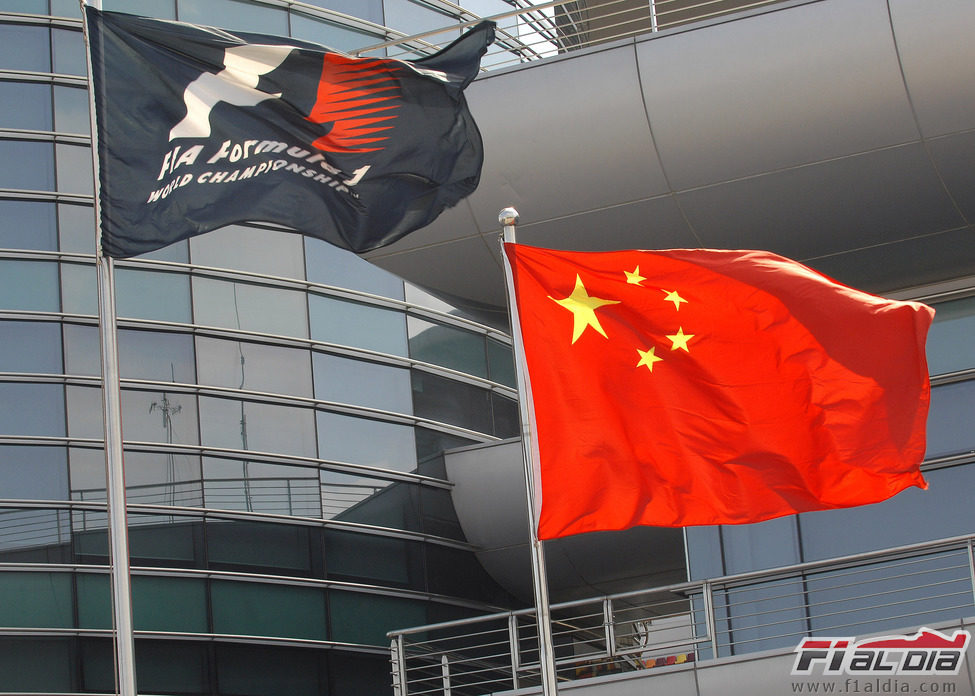 La Fórmula 1 ya ondea en China