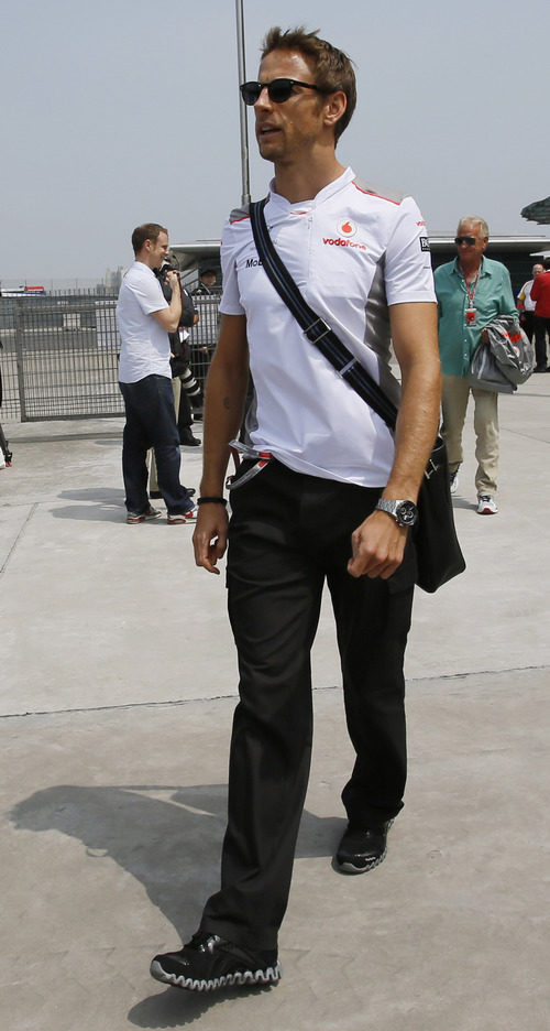 Jenson Button llega al circuito de Shanghái
