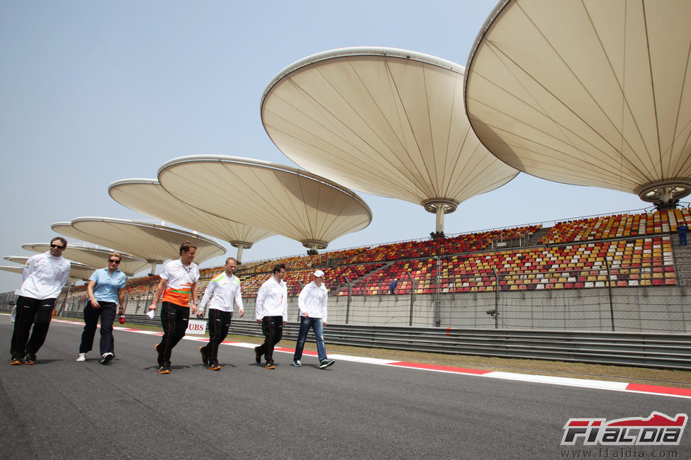 Una vuelta al circuito de Shanghái con Nico Hülkenberg