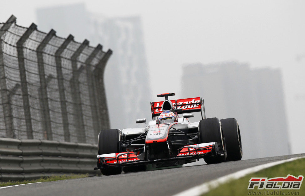 Jenson Button a los mandos del MP4-27