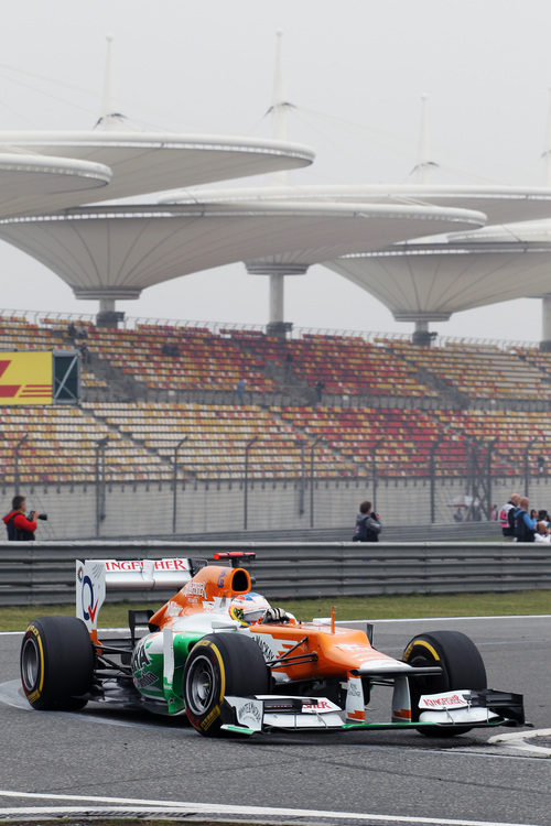 Paul di Resta da otro giro con el monoplaza durante los Libres 2