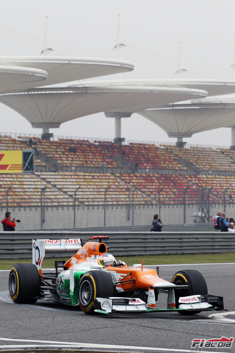 Paul di Resta da otro giro con el monoplaza durante los Libres 2