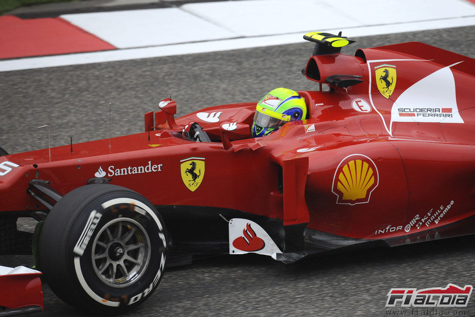 Felipe Massa a bordo del F2012 durante los entrenamientos libres del GP de China