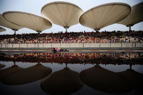 Bonita imagen del RB8 en Shanghái durante los libres