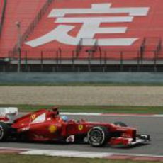 Fernando Alonso durante los terceros libres del GP de China