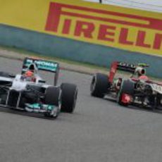 Michael Schumacher y Romain Grosjean en los libres de China 2012