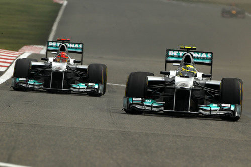 Nico Rosberg y Michael Schumacher ocuparán la primera fila de la parrilla