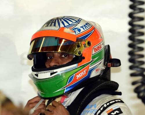 Plano del casco de Narain Karthikeyan