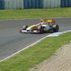 Alonso en una curva de Jerez