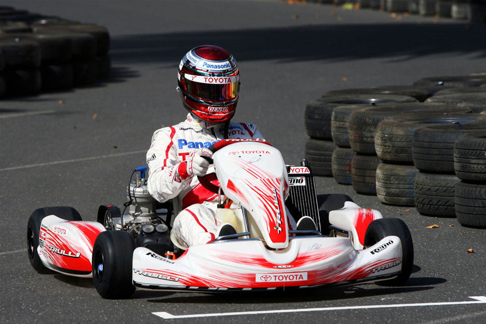 Trulli conduciendo un kart