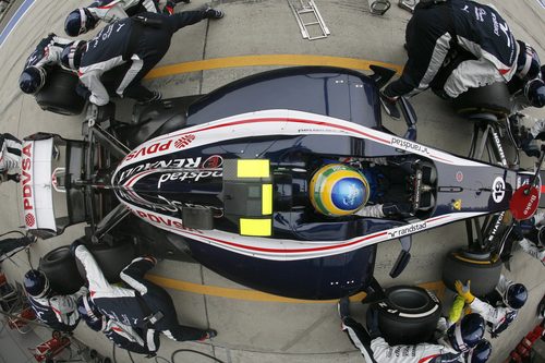 Panorámica del 'pitstop' de Bruno Senna en Shanghái