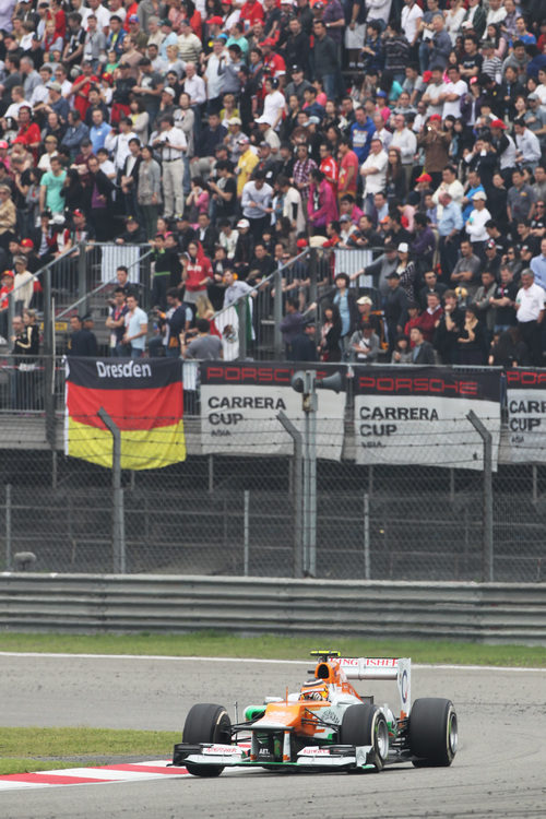 Nico Hülkenberg rueda en la carrera de China