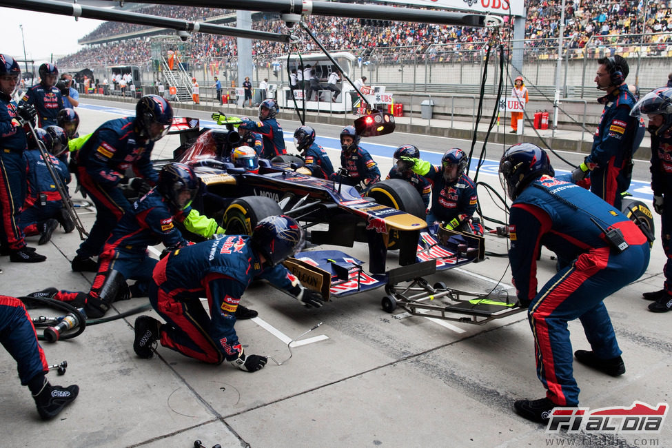 Jean-Eric Vergne realiza un 'pit stop' en Shanghái