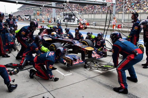 Jean-Eric Vergne realiza un 'pit stop' en Shanghái