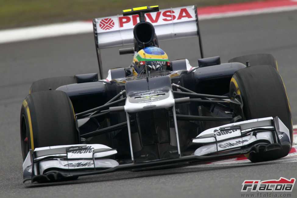 Bruno Senna rueda en Shanghái