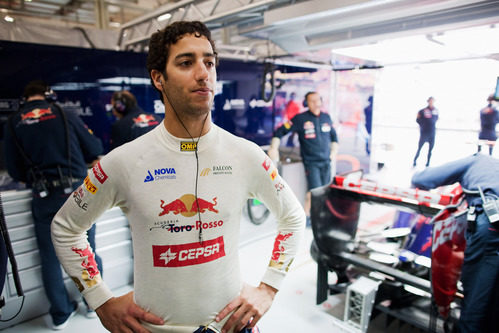 Daniel Ricciardo en el box de Toro Rosso en el Gran Premio de China
