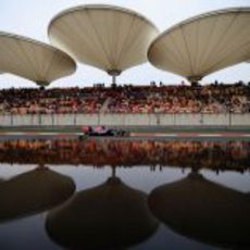 Jean-Eric-Vergne pasa por la tribuna de la recta de Shanghái