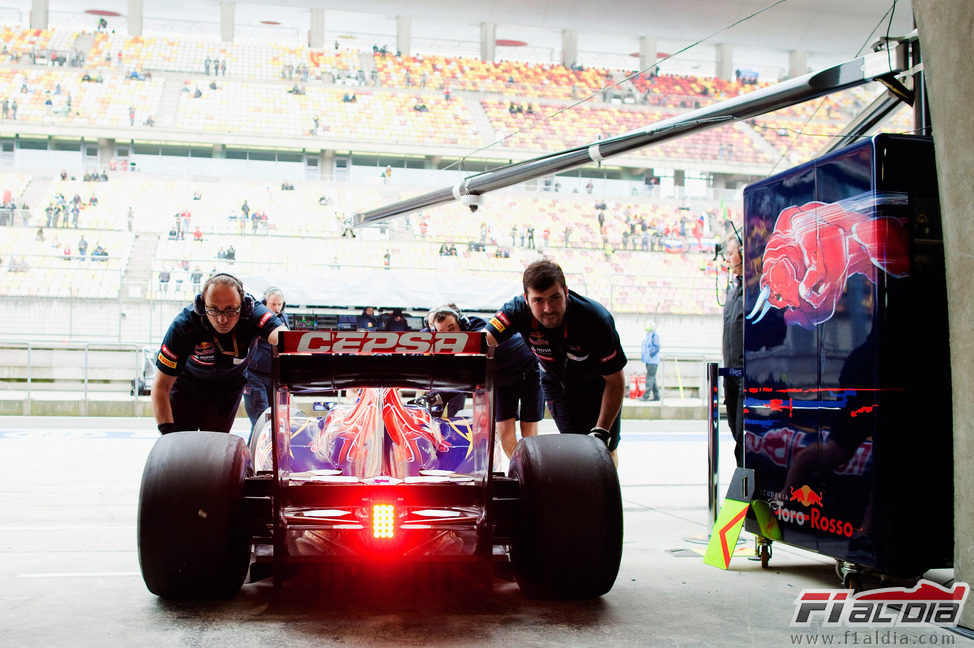 Cepsa, fiel a Toro Rosso