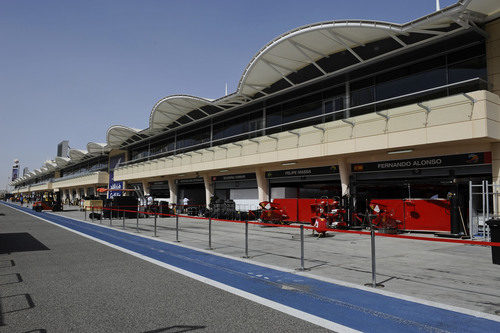 Boxes del circuito de Baréin