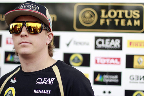 Kimi Räikkönen con sus gafas de sol en el GP de Baréin 2012