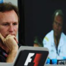 Christian Horner, pensativo durante la rueda de prensa del viernes