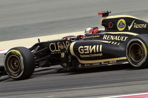 Kimi Räikkönen rueda en los primeros libres del GP de Baréin