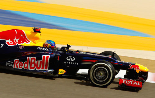 Sebastian Vettel pilota durante la clasificación de Baréin 2012