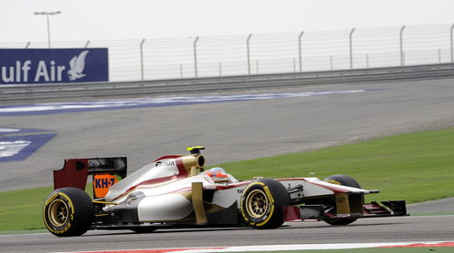 Narain Karthikeyan con su F112 durante el GP de Baréin 2012