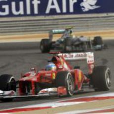 Fernando Alonso durante la carrera en Sakhir