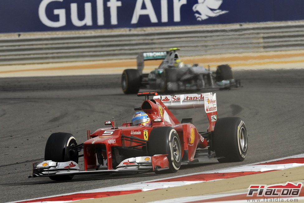 Fernando Alonso durante la carrera en Sakhir