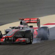 Jenson Button se pasa de frenada en Baréin