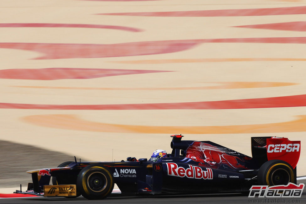 Daniel Ricciardo exprime su STR7 en carrera